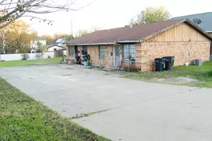 2606 Pearl Ave, Fort Worth, TX 76164 - Photo 1