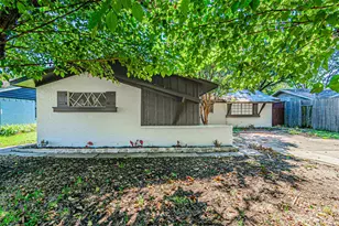 1018 McCallum Dr, Garland, TX 75042 - Photo 2