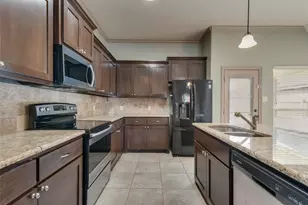 133 Cherokee St, Greenville, TX 75402 - Photo 12