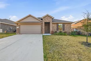 549 Bronze Cir E, Springtown, TX 76082 - Photo 2
