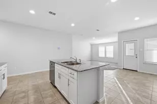 549 Bronze Cir E, Springtown, TX 76082 - Photo 6