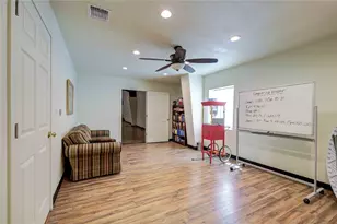 205 N Davis St, Chico, TX 76431 - Photo 10