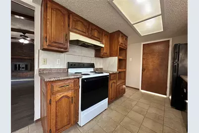 305 Marriott Lane, Garland, TX 75040 - Photo 8