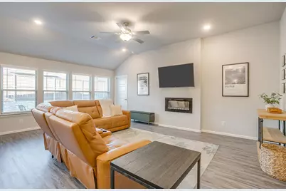 8805 Bronze Meadow Drive, Fort Worth, TX 76131 - Photo 6