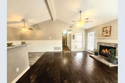 318 Teakwood Lane, Lewisville, TX 75067 - Photo 2