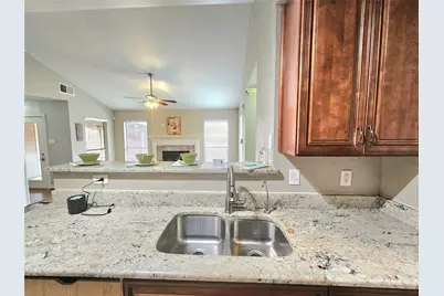 318 Teakwood Lane, Lewisville, TX 75067 - Photo 4