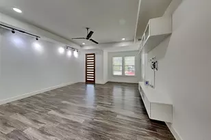 1920 Carver Ave, Fort Worth, TX 76102 - Photo 1