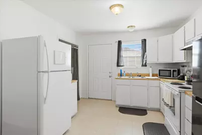 404 A/B Bryan, Glen Rose, TX 76043 - Photo 6