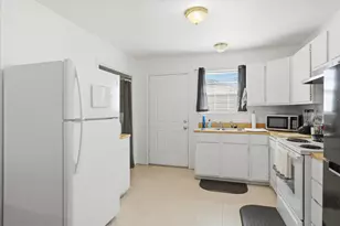 404 A/B Bryan, Glen Rose, TX 76043 - Photo 6