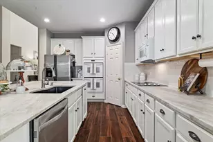 12329 Hawk Creek Dr, Frisco, TX 75033 - Photo 8