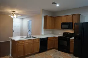 5445 Avery Ln, Grand Prairie, TX 75052 - Photo 2