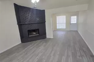 103 Mesa Moor Dr, Glenn Heights, TX 75154 - Photo 2