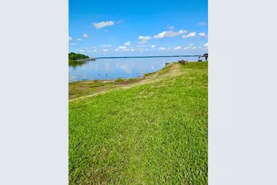 716 Lakeshore Drive, Seven Points, TX 75143 - Photo 2