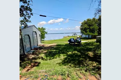 716 Lakeshore Drive, Seven Points, TX 75143 - Photo 1