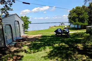 716 Lakeshore Dr, Seven Points, TX 75143 - Photo 1