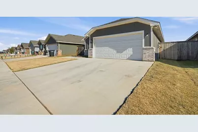 7801 Vineyard Drive, Abilene, TX 79606 - Photo 2