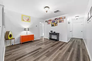 736 NW Wood St, Burleson, TX 76028 - Photo 8