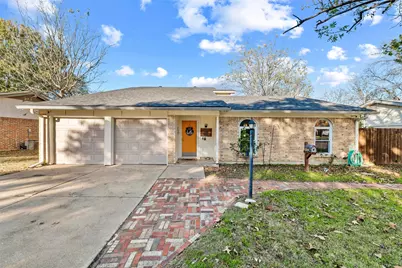 736 NW Wood Street, Burleson, TX 76028 - Photo 2