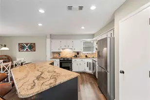 301 Granada Calle St, Granbury, TX 76049 - Photo 12