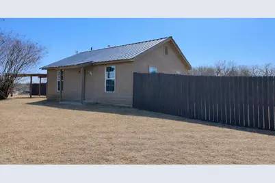 137 Wesley Lane, Bridgeport, TX 76426 - Photo 4