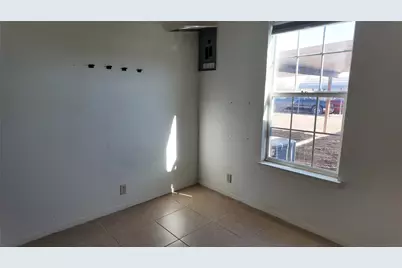 137 Wesley Lane, Bridgeport, TX 76426 - Photo 22