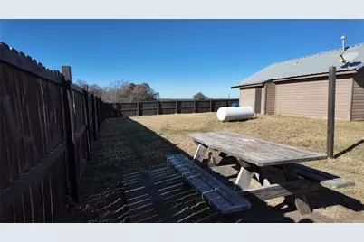 137 Wesley Lane, Bridgeport, TX 76426 - Photo 36