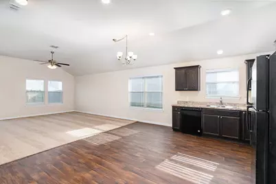 1404 Glen Garden Drive, Fort Worth, TX 76104 - Photo 2