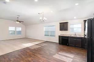 1404 Glen Garden Dr, Fort Worth, TX 76104 - Photo 2