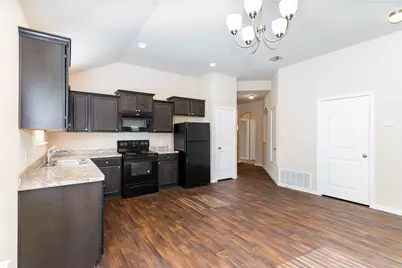 1404 Glen Garden Drive, Fort Worth, TX 76104 - Photo 4