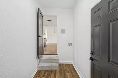 1301 N Douglas Avenue, Cleburne, TX 76033 - Photo 22