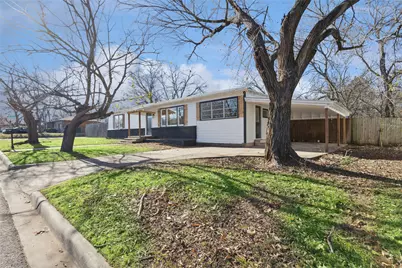 1301 N Douglas Avenue, Cleburne, TX 76033 - Photo 4
