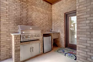 9100 Belshire Dr, North Richland Hills, TX 76182 - Photo 34