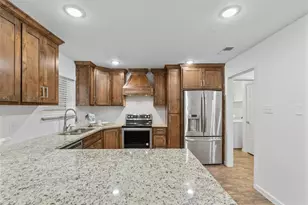 904 Meadowlark Ln, Granbury, TX 76048 - Photo 8