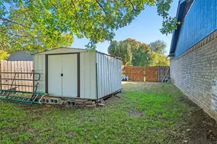 1133 Park Center Ct, Saginaw, TX 76179 - Photo 32