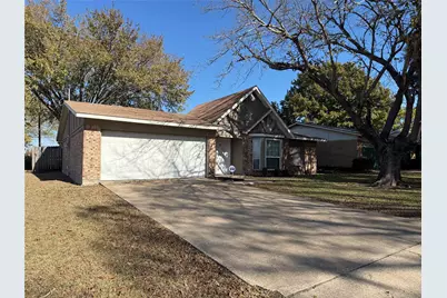 250 N Bryan Circle, Mesquite, TX 75149 - Photo 2