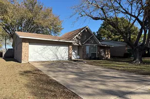 250 N Bryan Cir, Mesquite, TX 75149 - Photo 2