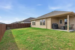 613 Whitecomb Ln, Justin, TX 76247 - Photo 32