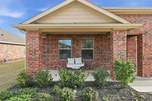 613 Whitecomb Ln, Justin, TX 76247 - Photo 2