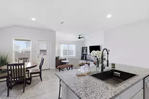 613 Whitecomb Ln, Justin, TX 76247 - Photo 10