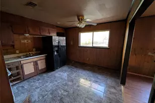 2209 Hooks Ln, Fort Worth, TX 76112 - Photo 4