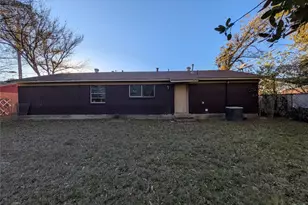 2209 Hooks Ln, Fort Worth, TX 76112 - Photo 12