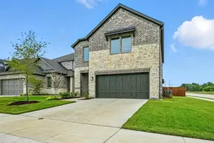 447 Holly Rd, Little Elm, TX 75068 - Photo 2