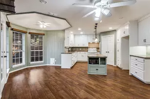 6607 Capitol Hill Dr, Arlington, TX 76017 - Photo 10