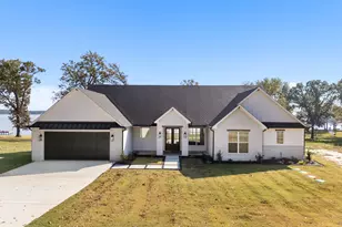 22405 Blue Water, Chandler, TX 75758 - Photo 1