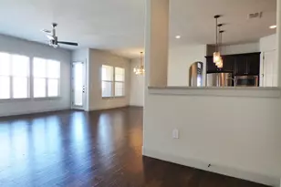 545 Via Amalfi, Irving, TX 75039 - Photo 4