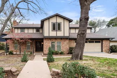 1404 Creekford Drive, Arlington, TX 76012 - Photo 2