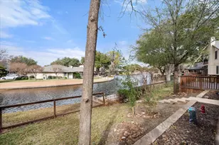 1404 Creekford Dr, Arlington, TX 76012 - Photo 36