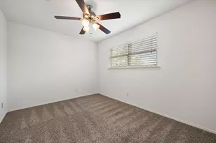 1404 Creekford Dr, Arlington, TX 76012 - Photo 30