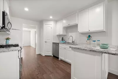 1404 Creekford Drive, Arlington, TX 76012 - Photo 12