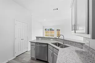 1050 Kim Ln, Mesquite, TX 75149 - Photo 8